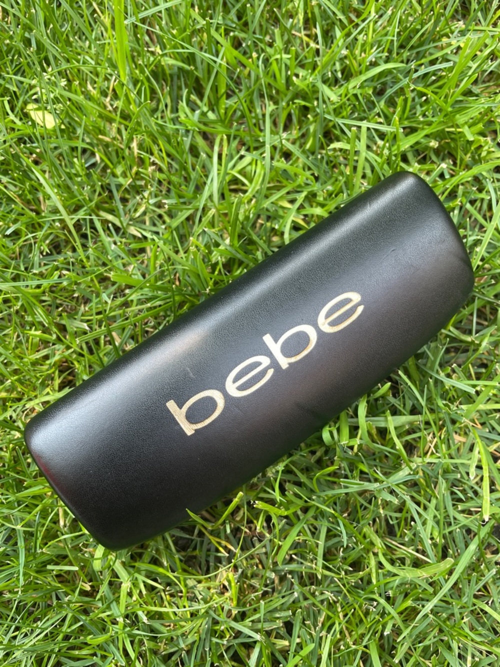 BEBE Sunglasses Eyewear Case Hard-Shell Snap-Closure Felt-Lined Coastal Luxury